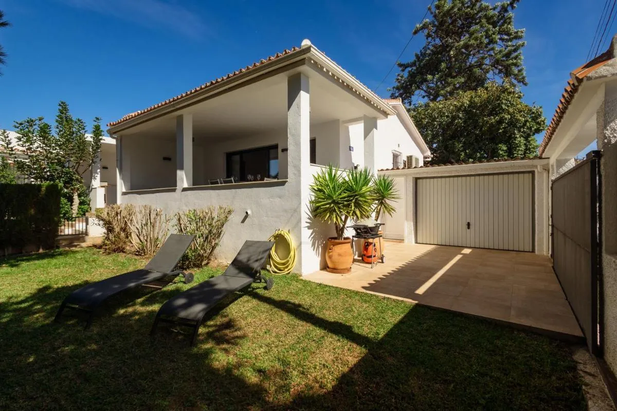 Image 2 of Cozy holiday home by the beach in Costabella, Marbella