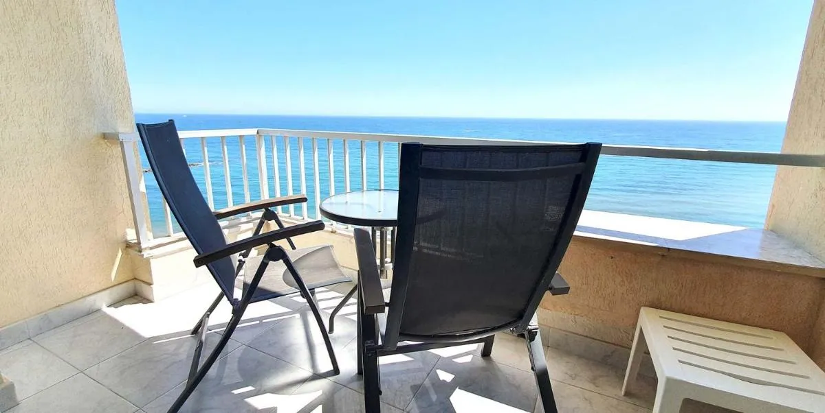 Image 6 of Diana 808 South-Facing Beachfront Studio with amazing sea views