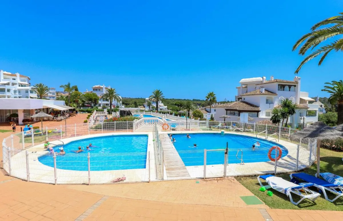 Image 4 of Elviria del Sol ground floor apartment