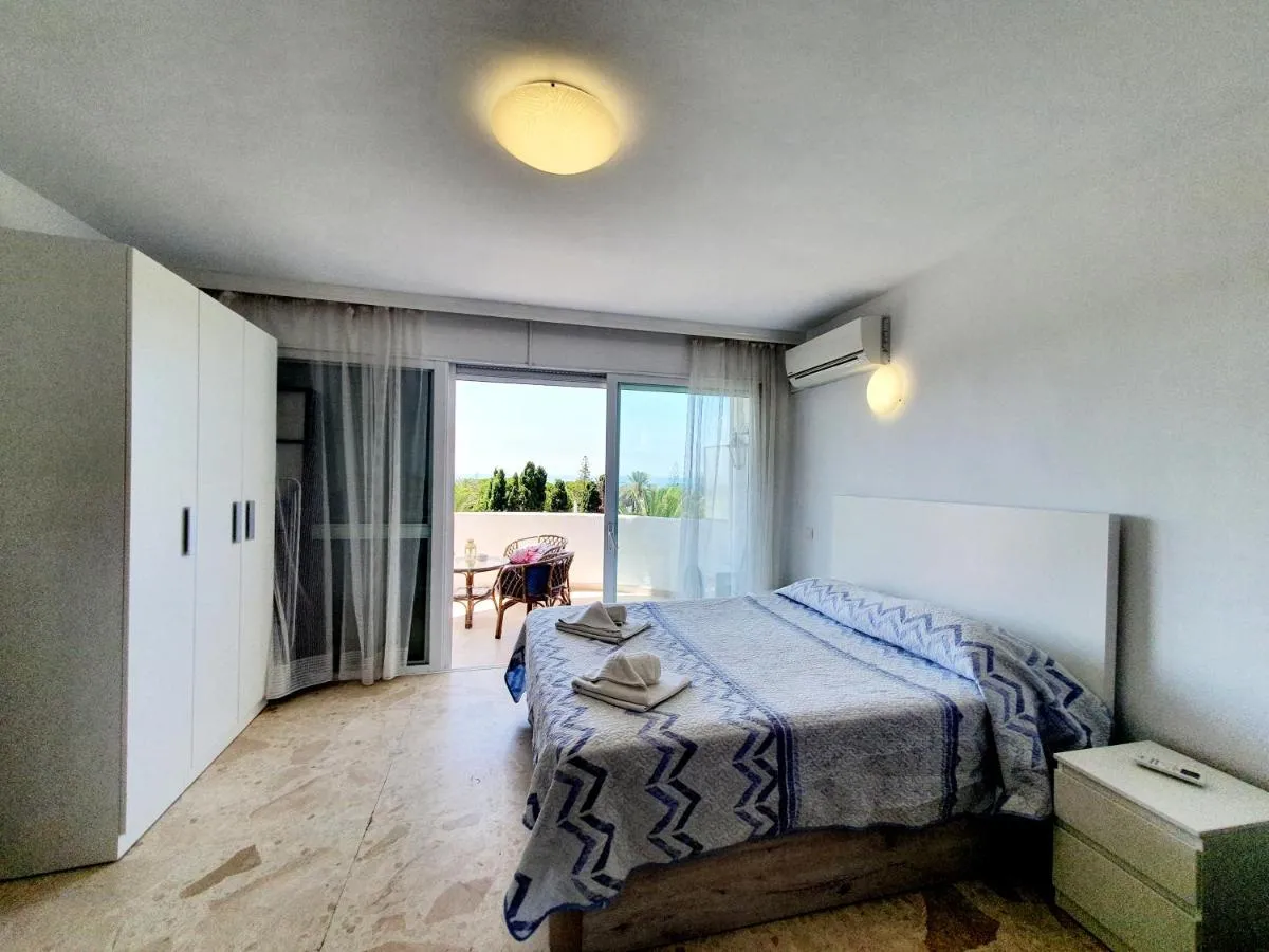 Image 2 of Estudio Coronado 324