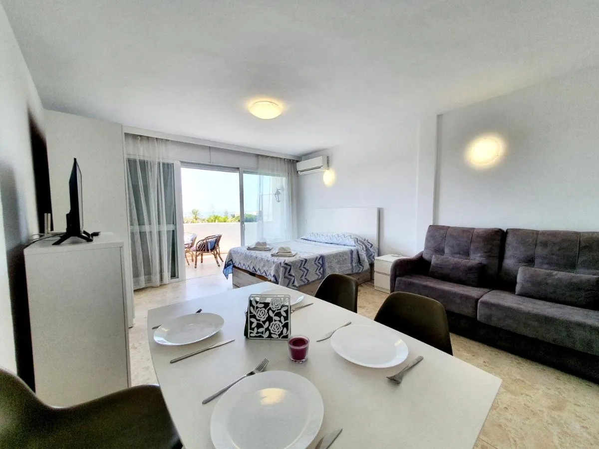 Image 1 of Estudio Coronado 324