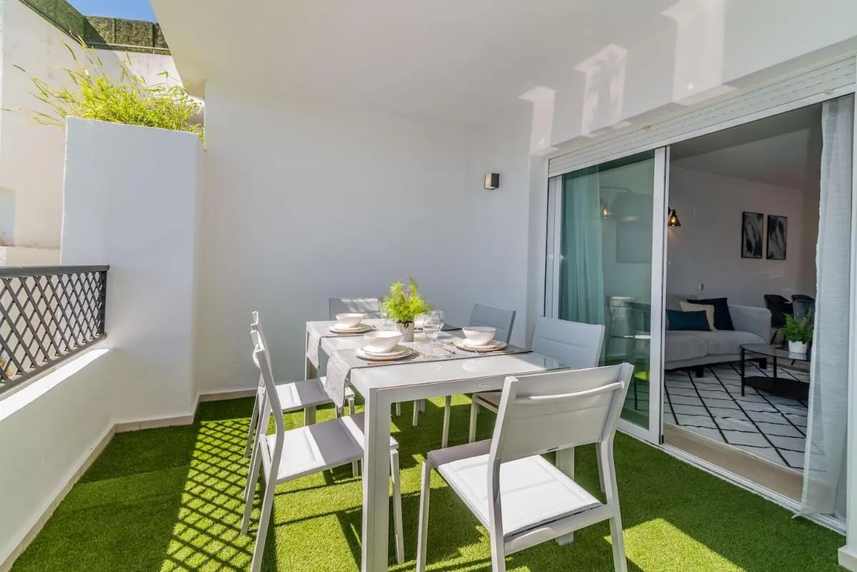 Image 1 of Excellent Banús with pool and parking RDR420