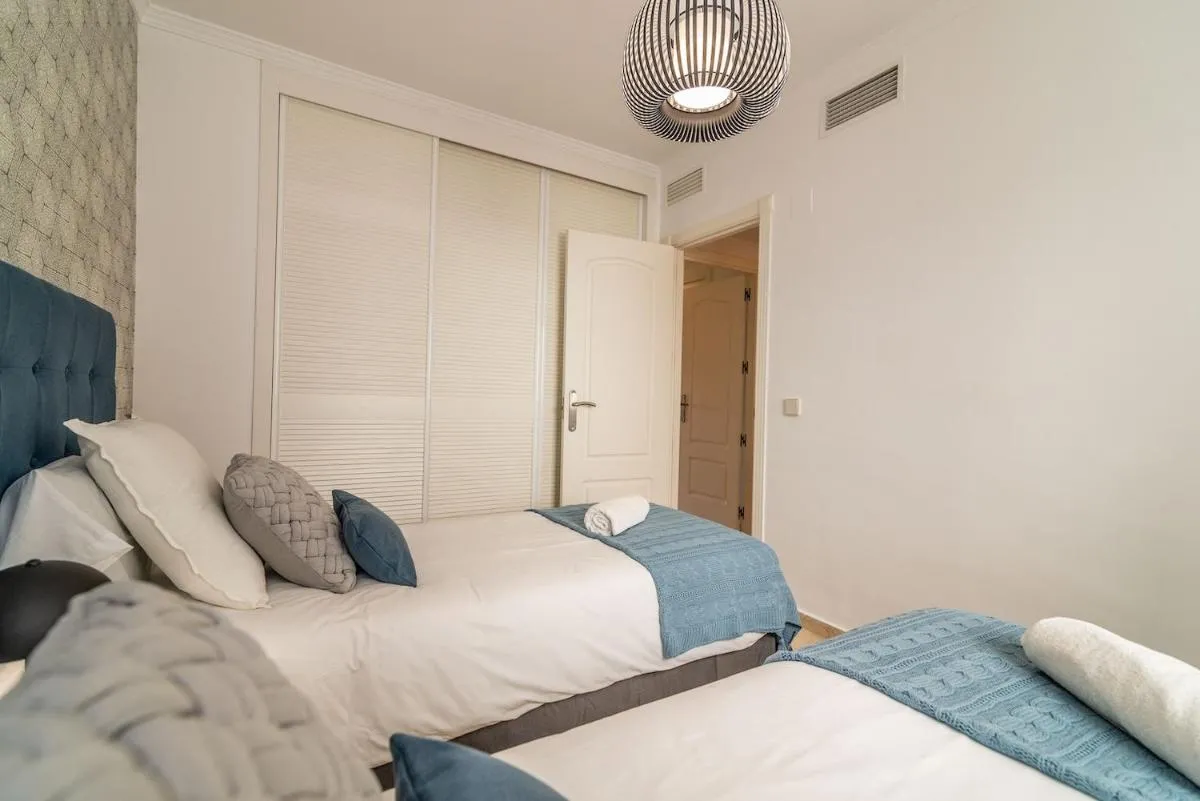 Image 3 of Excellent Banús with pool and parking RDR420
