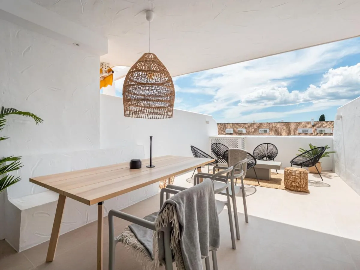 Image 1 of FRESH Renovated 2 bed Apt in best location RDR236