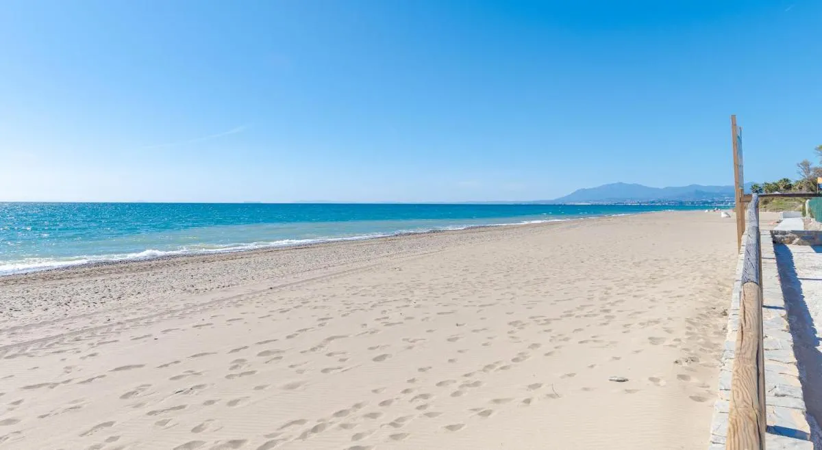 Image 2 of Fantastic Apartment 80m from the Beach!