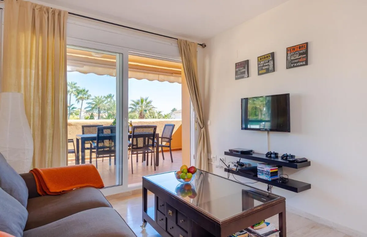 Image 3 of Fantastic Apartment 80m from the Beach!