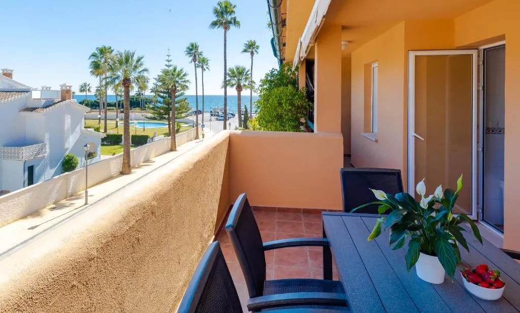 Image of Fantastic Apartment 80m from the Beach!