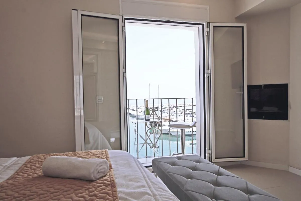 Image 6 of First Line Luxury Penthouse, Puerto Banús, Marbella