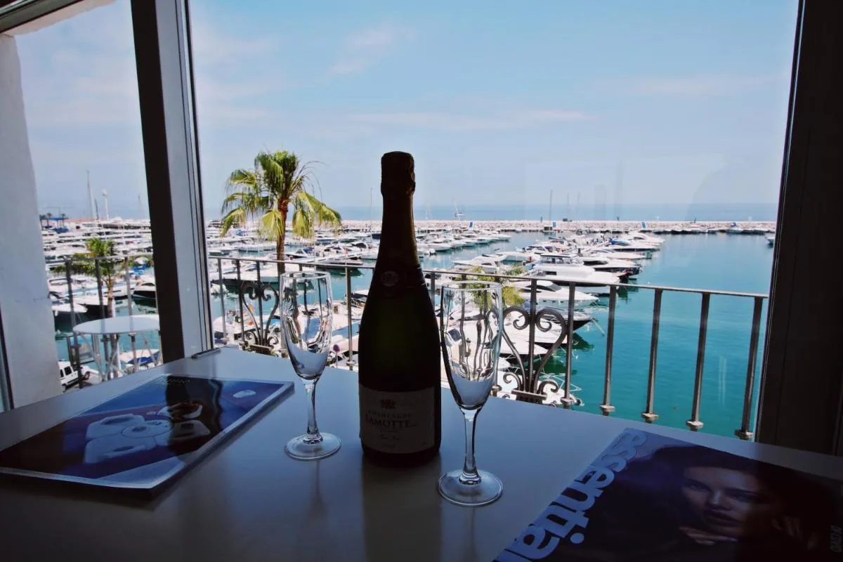 Image 3 of First Line Luxury Penthouse, Puerto Banús, Marbella