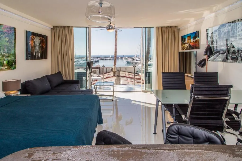 Image of First Line P. Banus Sleeps 4