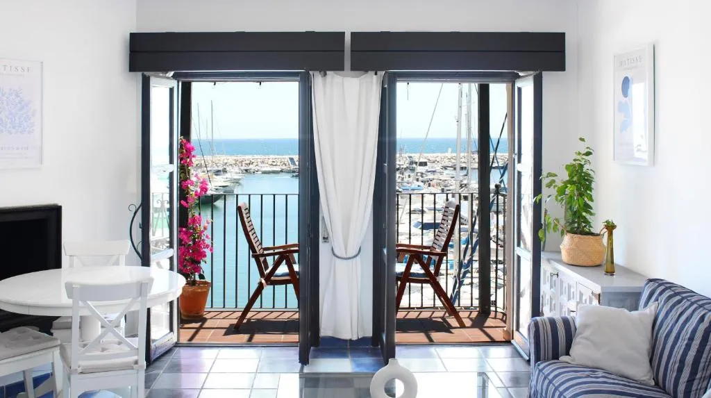 Image of First line in Puerto Banus (Primera linea)