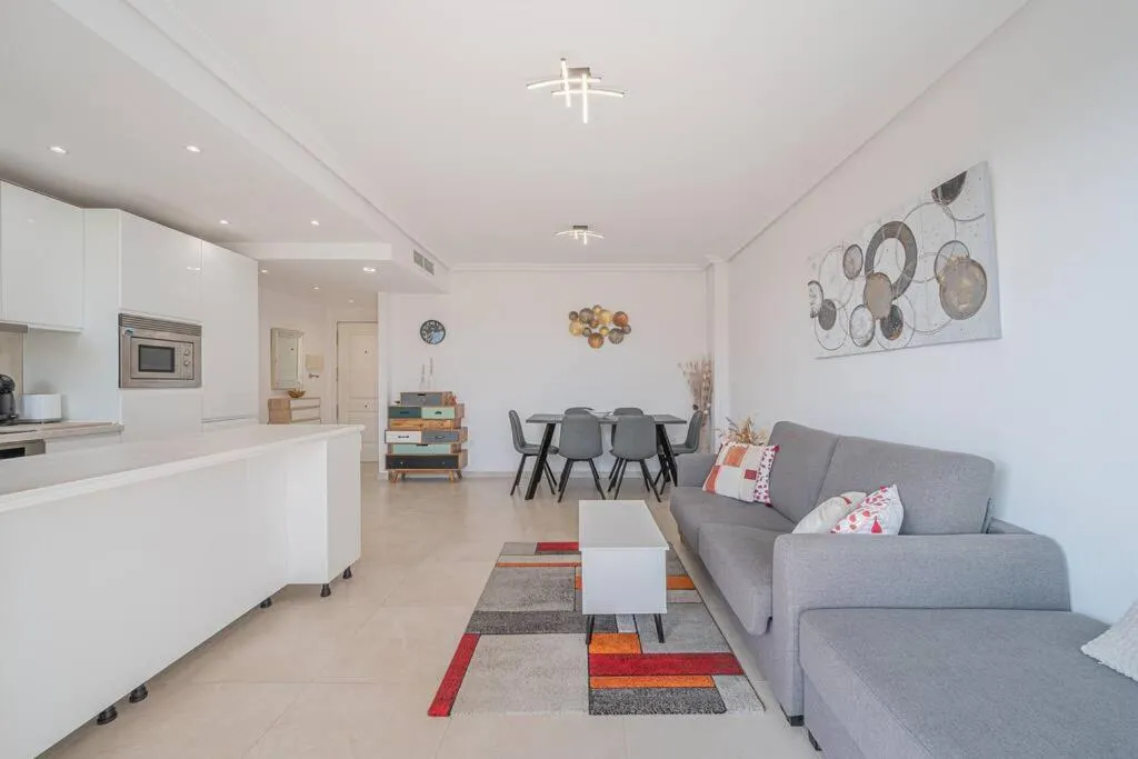 Image 5 of Flat -Puerto Banus -6 a 8 Persons-Pool-Parking