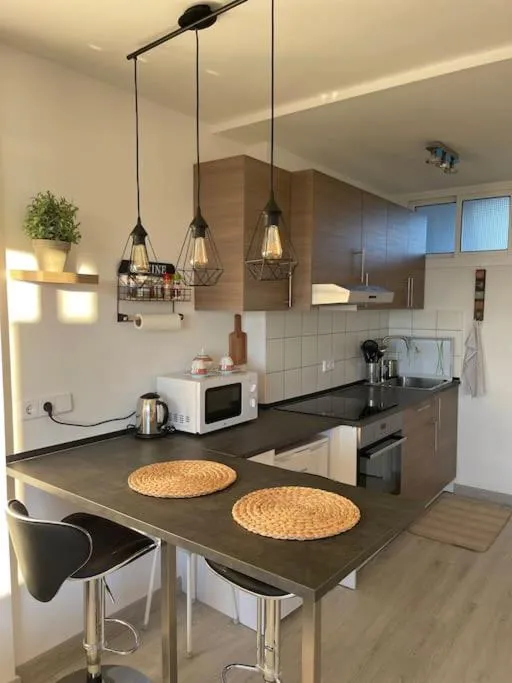 Image 4 of GOLDEN HOUR Beachfront apartment Marbella
