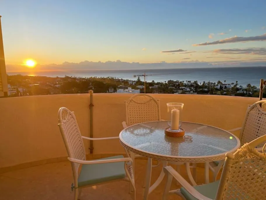 Image 6 of GOLDEN HOUR Beachfront apartment Marbella