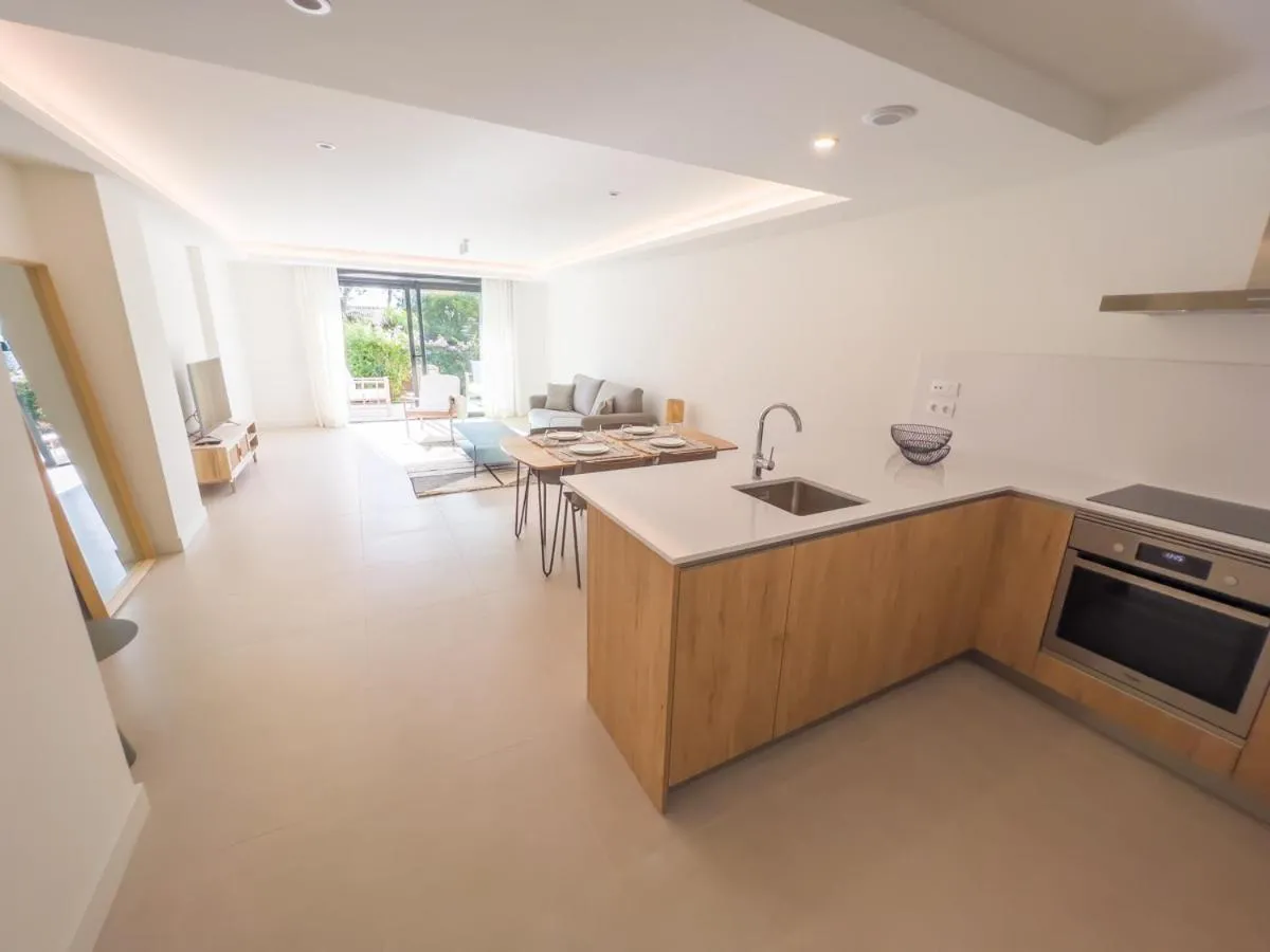 Image 4 of GROUND FLOOR WITH GARDEN IN THE GOLDEN MILE