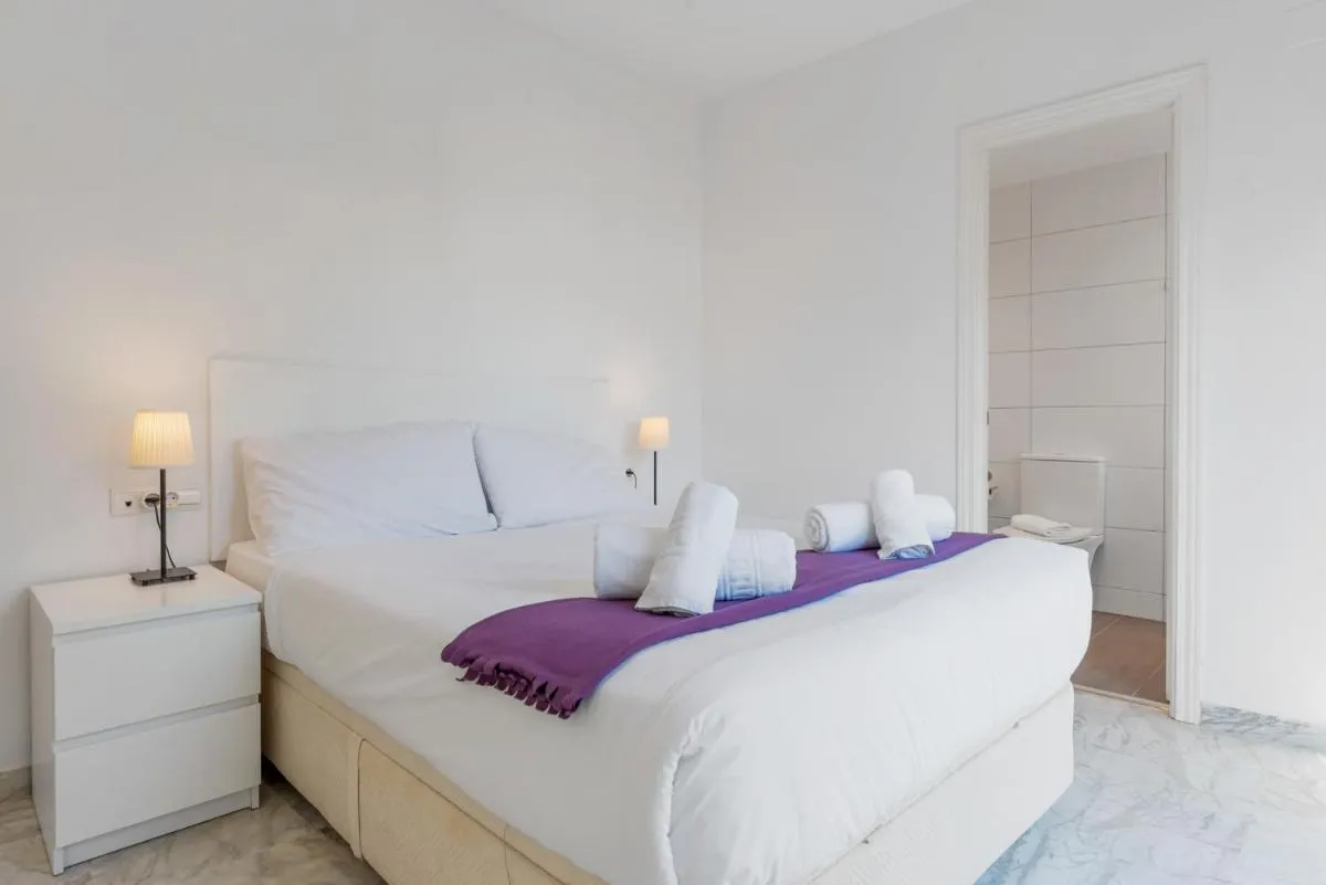 Image 6 of Great 2-Bed Apartment in Nueva Andalucia Marbella