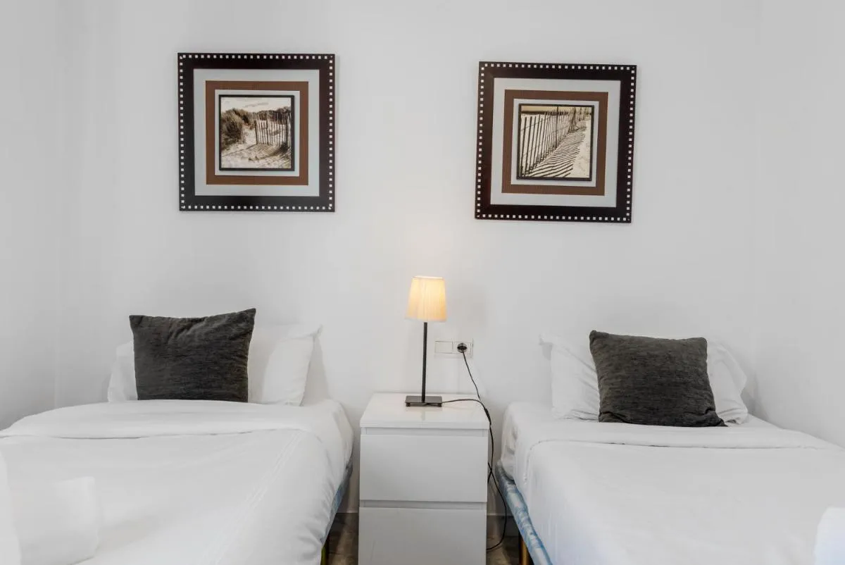 Image 1 of Great 2-Bed Apartment in Nueva Andalucia Marbella