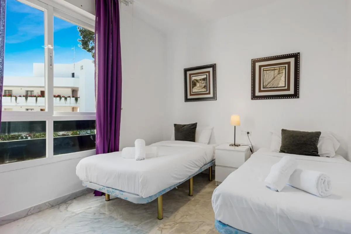 Image 2 of Great 2-Bed Apartment in Nueva Andalucia Marbella