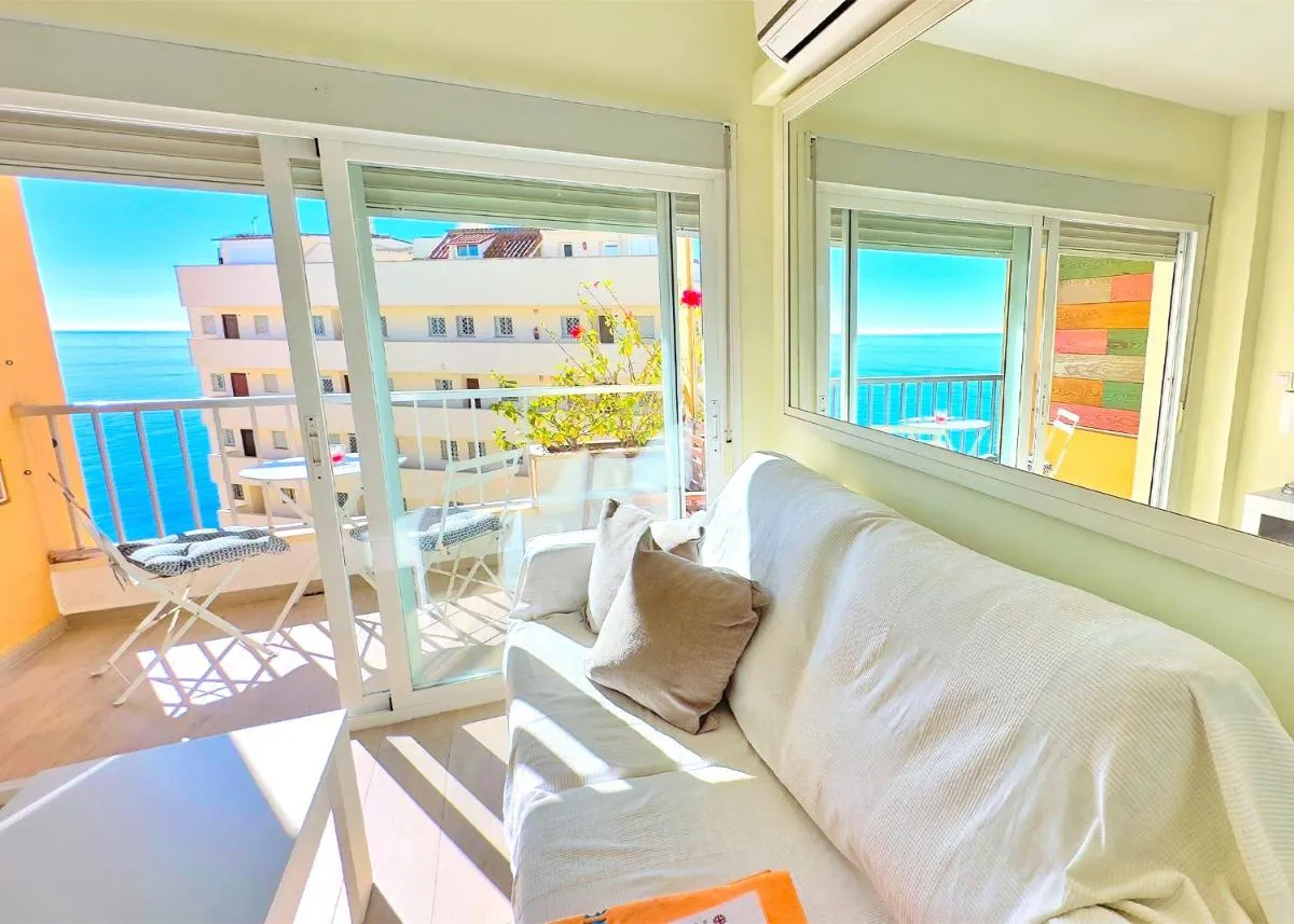 Image 3 of Great studio on the Beachfront in the Center of Marbella
