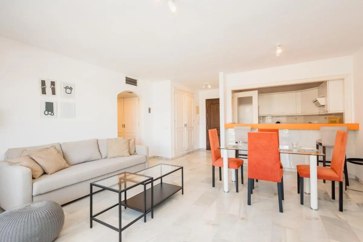 Image 1 of Holiday apartment, with parking space, in the heart of puerto Banus