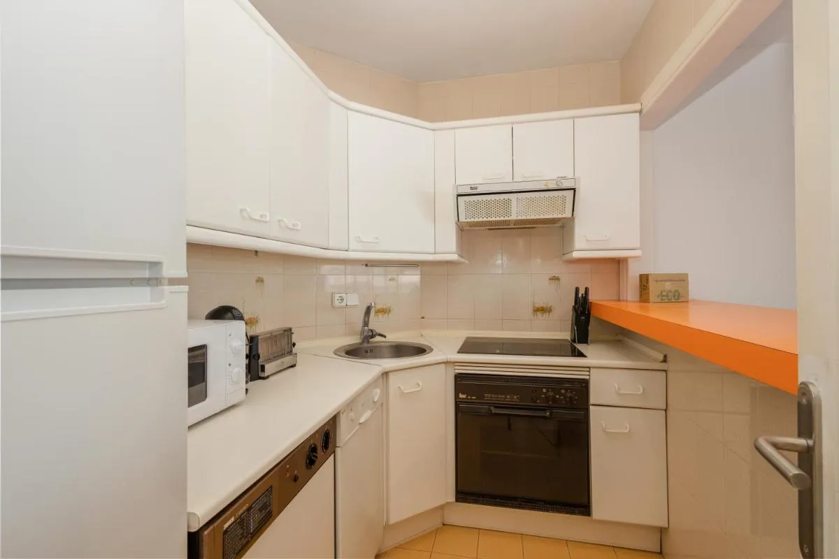 Image 2 of Holiday apartment, with parking space, in the heart of puerto Banus