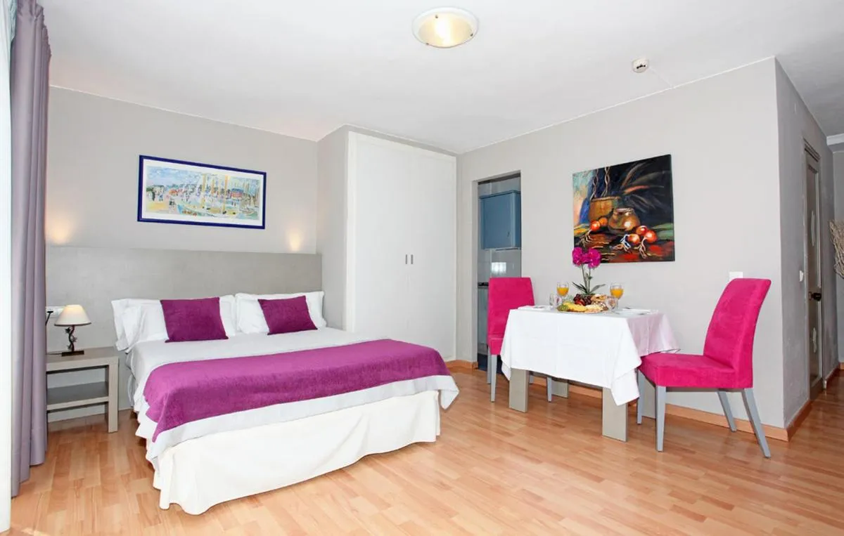 Image 1 of Hotel El Faro Marbella