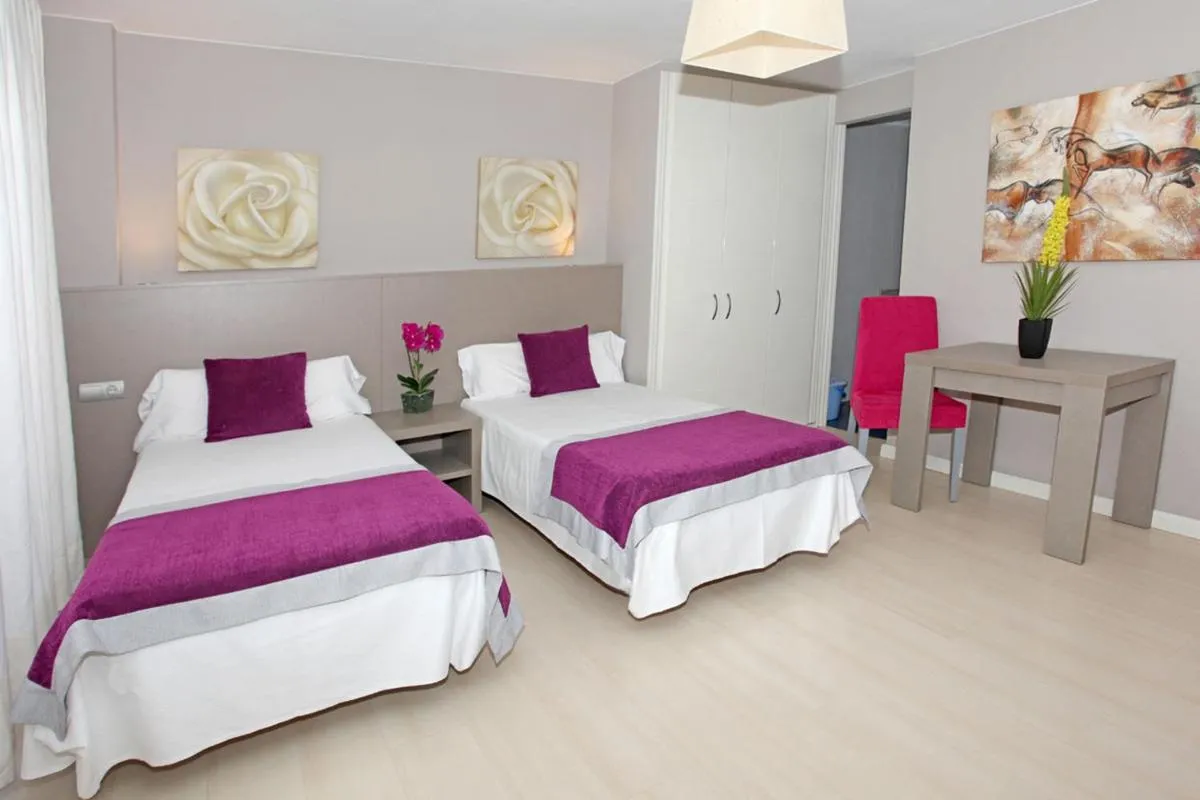 Image 2 of Hotel El Faro Marbella