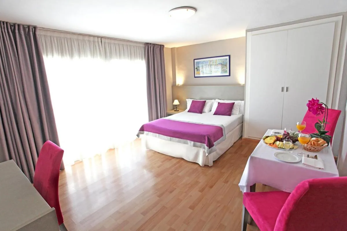 Image 3 of Hotel El Faro Marbella