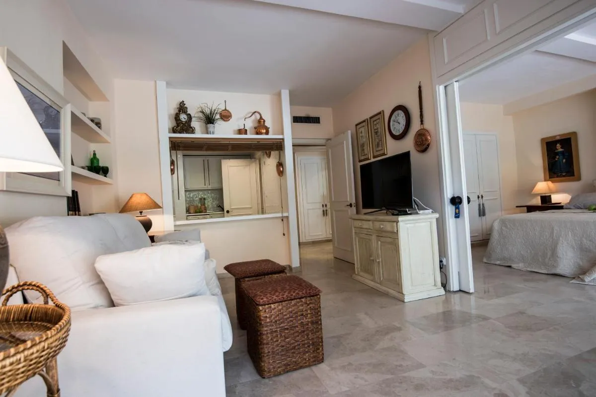 Image 3 of Jardines del Mar Marbella