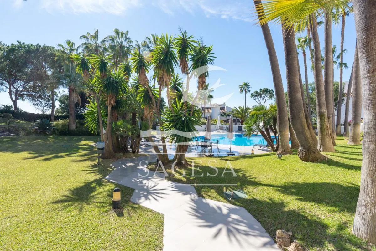 Image 4 of Jardines de las Golondrinas