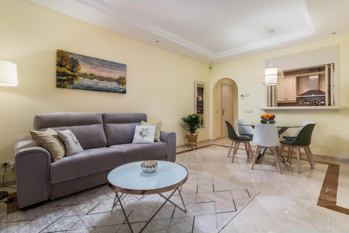 Image 1 of King Bed – Beach in 300m – 3Pools – Free Gym and parking