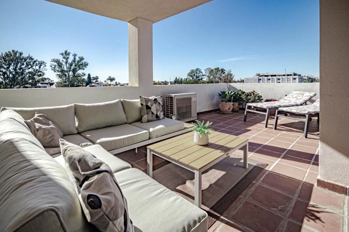 Image 2 of LCR4- Large 3 bed apt close to beaches