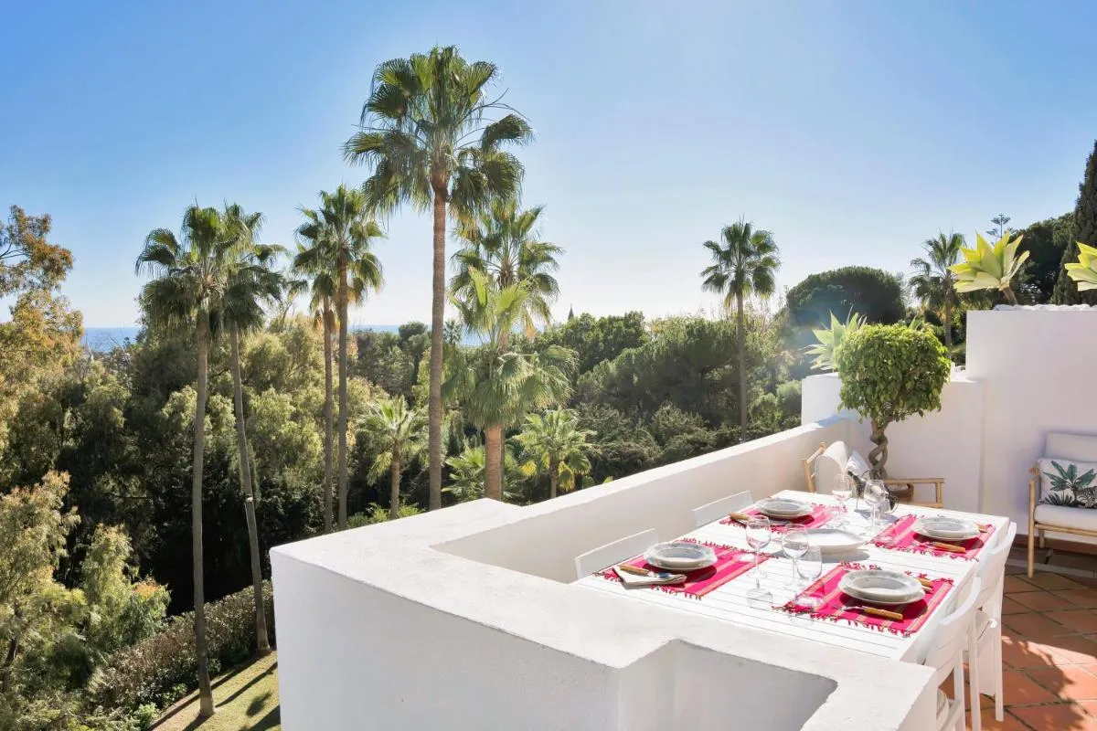 Image 2 of LUXURY PENTHOUSE WITH SEA VIEWS IN PUENTE ROMANO AREA, Marbella Golden Mile