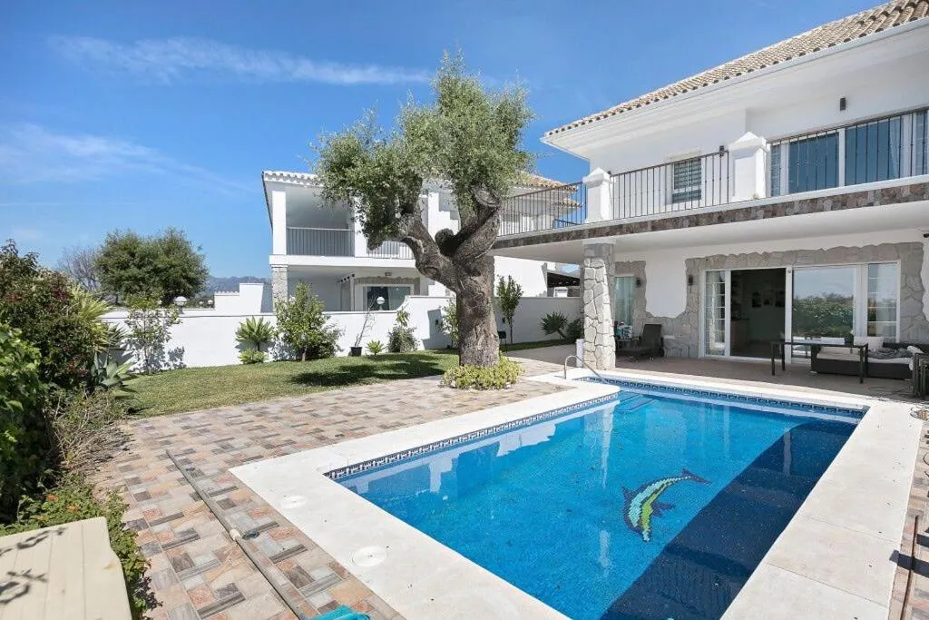 Image 3 of La Mairena VILLA