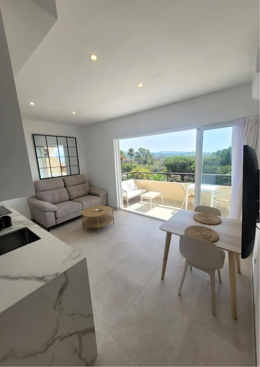 Image 3 of La suite del sol