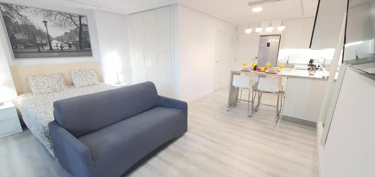 Image 2 of Lovely apartment on the beach in Marbella