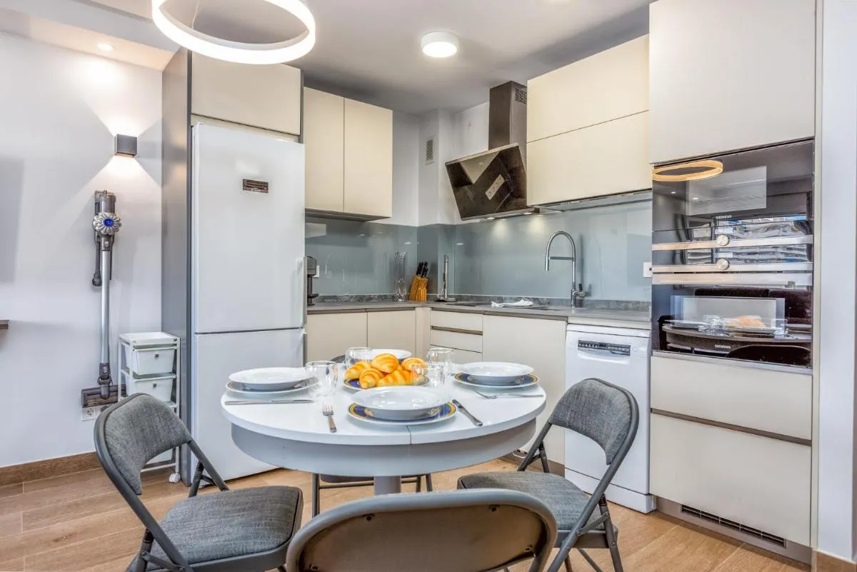 Image 2 of Lovely one bedroom by the beach in Puerto Banus