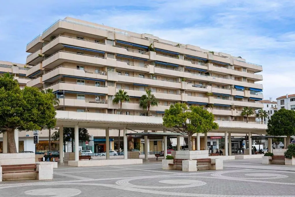 Image 1 of Luminous apartment in Puerto Banús, Marbella