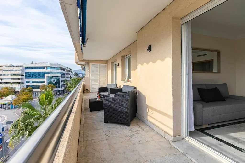 Image 4 of Luminous apartment in Puerto Banús, Marbella