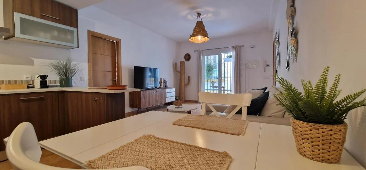 Image 1 of Luxe appartement, centrum Marbella, vlak aan zee!
