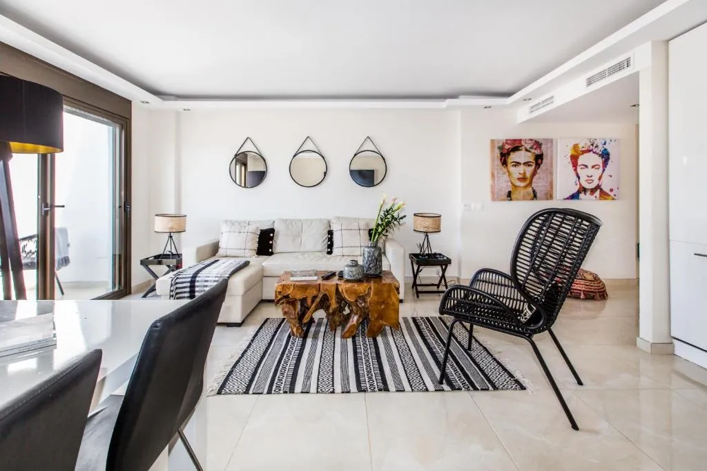 Image of Luxurious 2 Bed Puerto Banús Apt – RDR193