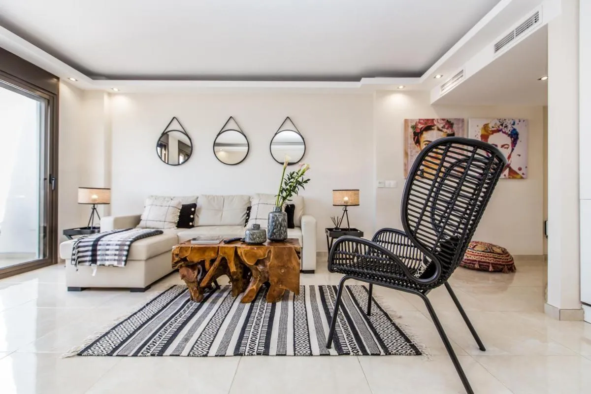 Image 5 of Luxurious 2 Bed Puerto Banús Apt – RDR193