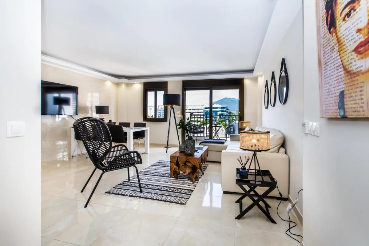 Image 4 of Luxurious 2 Bed Puerto Banús Apt – RDR193
