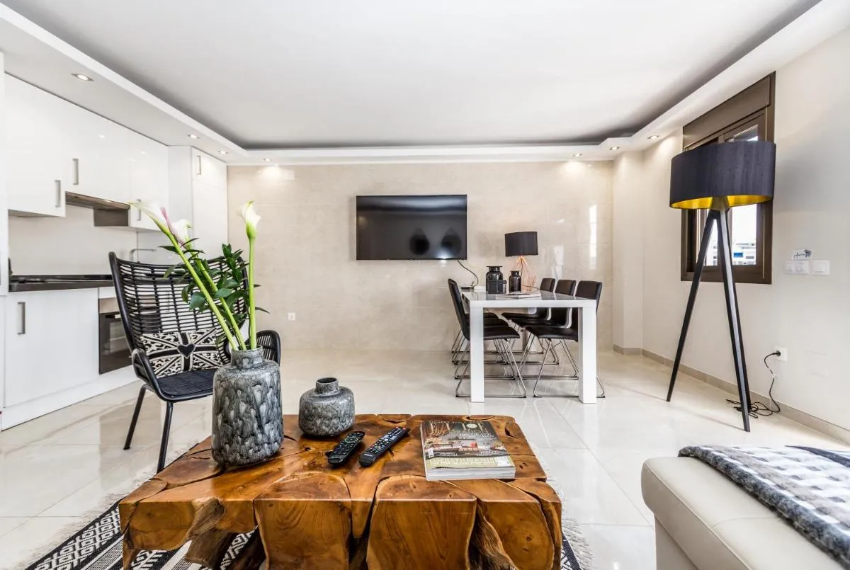 Image 2 of Luxurious 2 Bed Puerto Banús Apt – RDR193