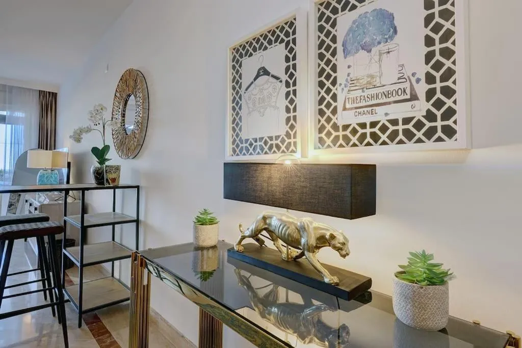 Image 5 of Luxurious 80m² studio apartment, stunning sea views – Rio Real Golf, Marbella