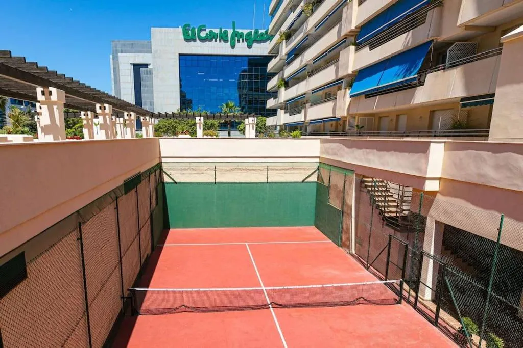 Image 2 of Luxurious apartment in Marina Banús, Puerto Banús