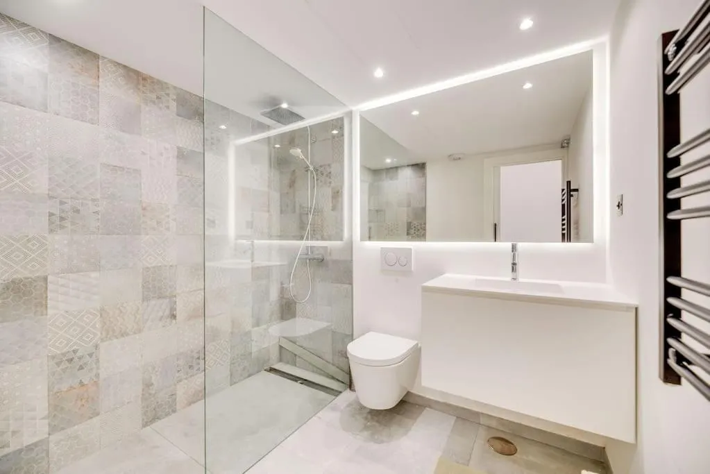 Image 2 of Luxury 5-bedroom townhouse in Puente Romano