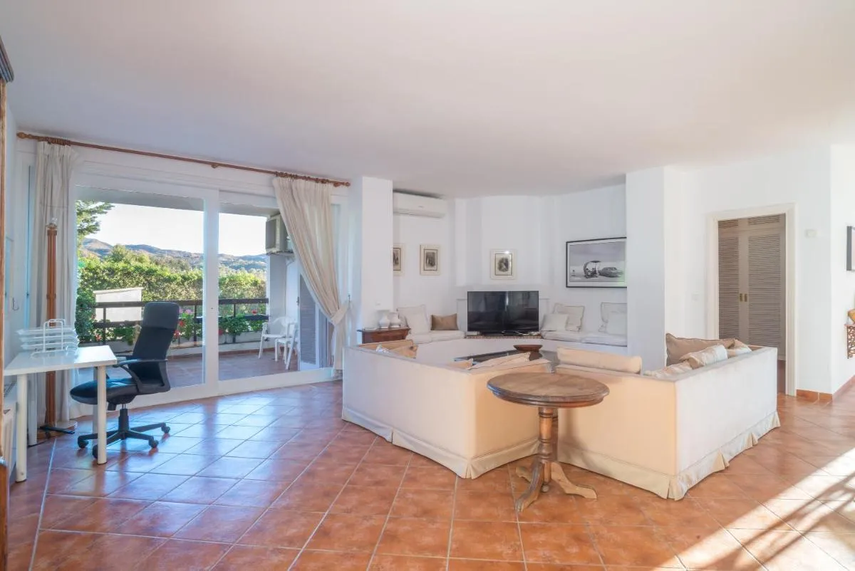 Image 4 of Luxury Apartment Los Monteros