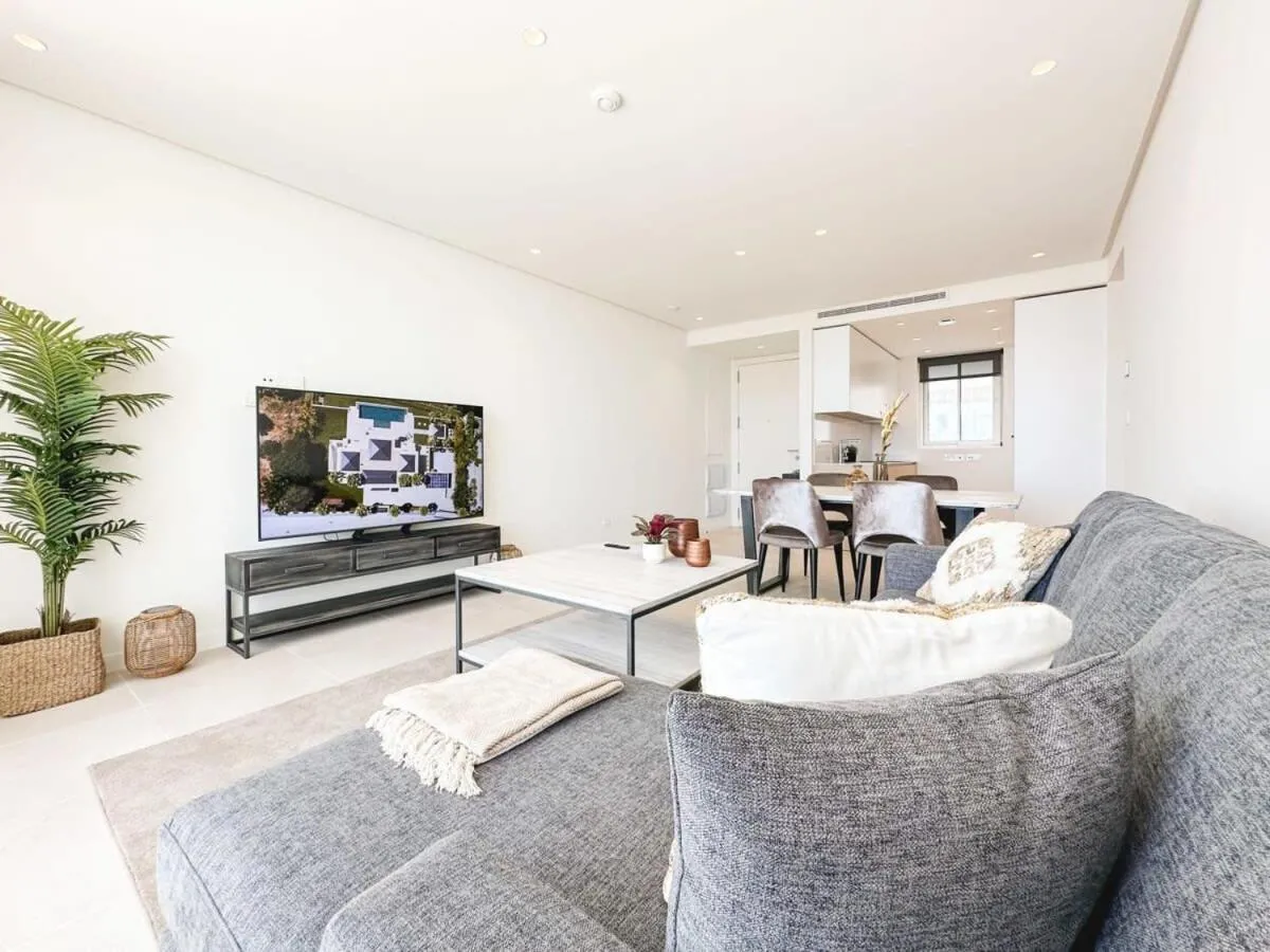 Image 3 of Luxury Palo Alto Apartment Ocean Views Marbella
