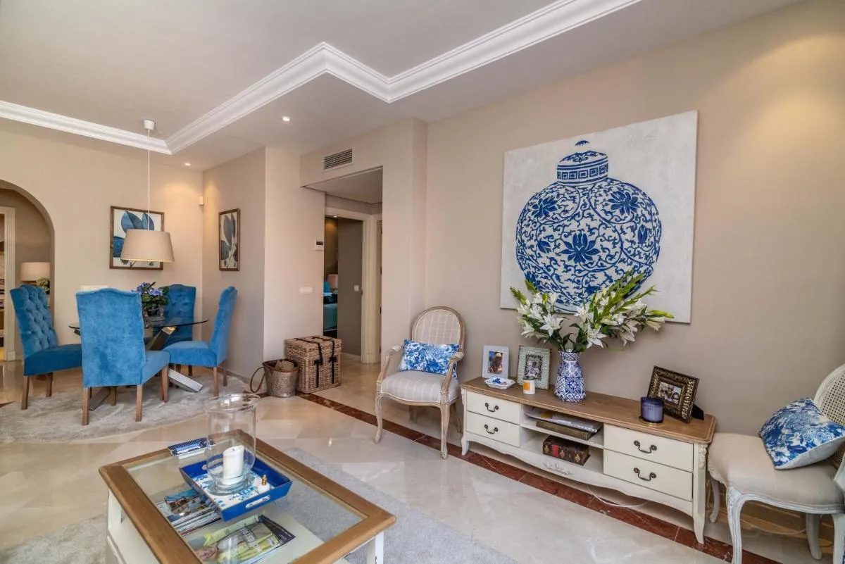 Image 5 of Luxury Spacious Penthouse & garage 150m to Beach